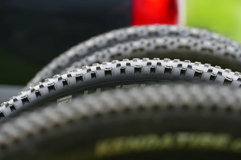 MTB-Reifen mit verschiedner Breite und Profil